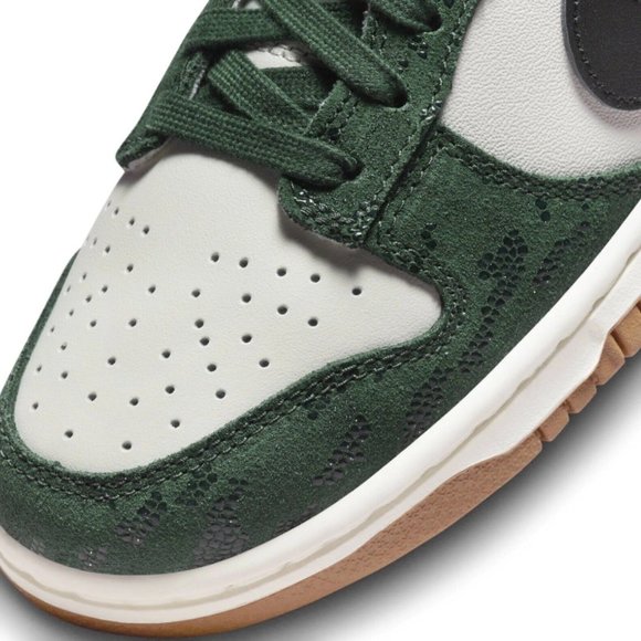 Nike Dunk Low Green Snake White Gum "LIMITED EDITION" - Picture 2 of 5